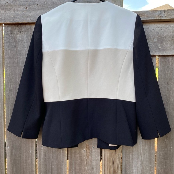 🖤 HOST PICK 🖤 Black, tan and ivory Color Block Blazer - Picture 4 of 7